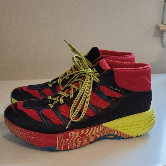 Hoka One One Speedgoat Mid WP Sz. 9.5